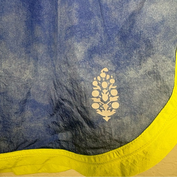 NWT FP Movement Long Shot Printed Logo Shorts in Shiburi Buti Blue Combo size L - Picture 7 of 15